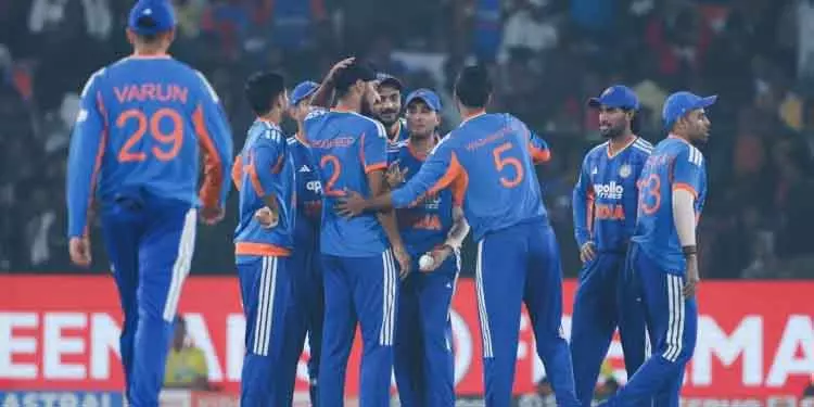 Cuttack में भारत ने साउथ अफ्रीका को 101 रनों से हराया, सीरीज में 1-0 की बढ़त बनाई। Cuttack में भारत ने साउथ अफ्रीका को 101 रनों से हराया, सीरीज में 1-0 की बढ़त बनाई।