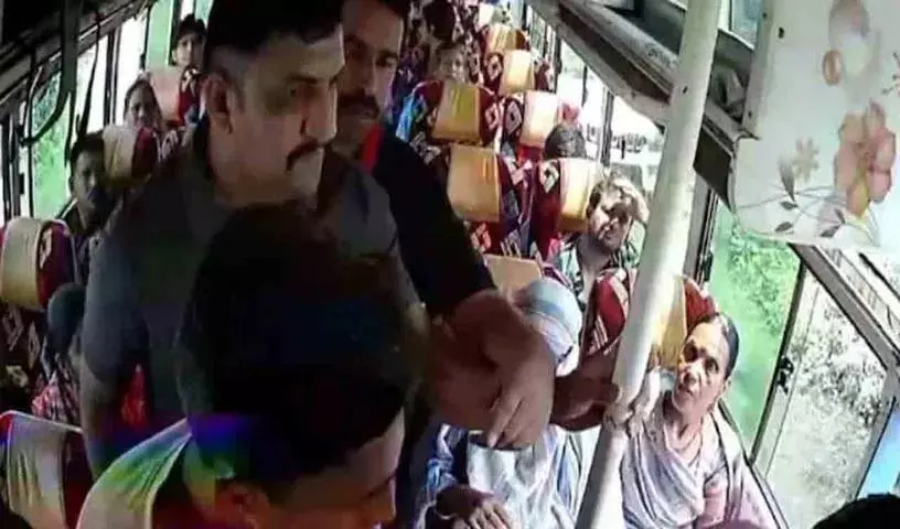 Madhya Pradesh: पुलिस ने छात्र को किडनैप किया, झूठे ड्रग्स केस में फंसाया। Madhya Pradesh: पुलिस ने छात्र को किडनैप किया, झूठे ड्रग्स केस में फंसाया।