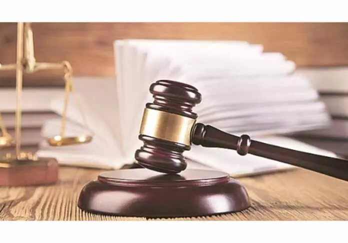 HC ने कथित राष्ट्र-विरोधी गतिविधियों के आरोप में कुपवाड़ा के व्यक्ति की PSA हिरासत को बरकरार रखा HC ने कथित राष्ट्र-विरोधी गतिविधियों के आरोप में कुपवाड़ा के व्यक्ति की PSA हिरासत को बरकरार रखा