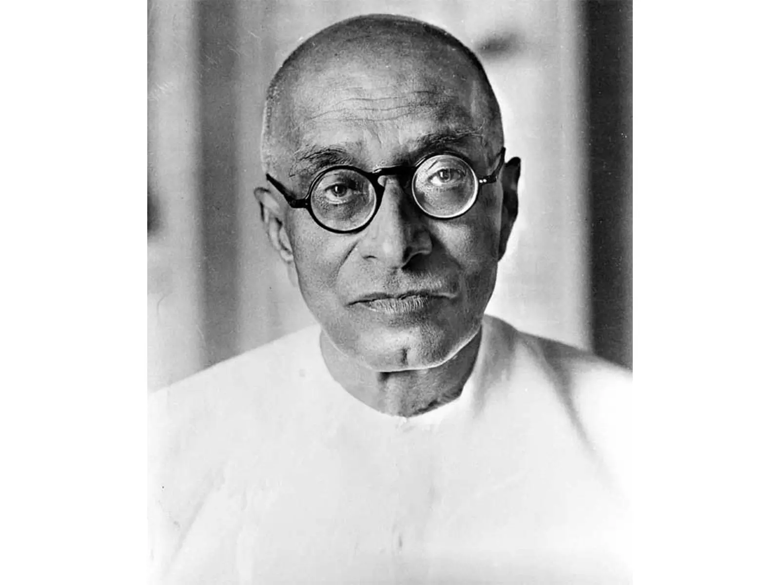 मार्गदर्शक: उपराष्ट्रपति राधाकृष्णन ने C. Rajagopalachari की जयंती पर उन्हें श्रद्धांजलि अर्पित की मार्गदर्शक: उपराष्ट्रपति राधाकृष्णन ने C. Rajagopalachari की जयंती पर उन्हें श्रद्धांजलि अर्पित की
