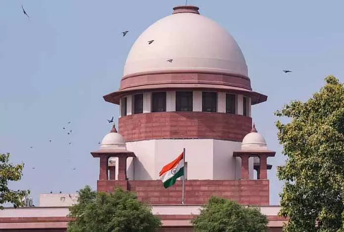 SC ने 24 साल पुराने मामले में अनंतनाग के एक व्यक्ति को अंतरिम जमानत दी SC ने 24 साल पुराने मामले में अनंतनाग के एक व्यक्ति को अंतरिम जमानत दी