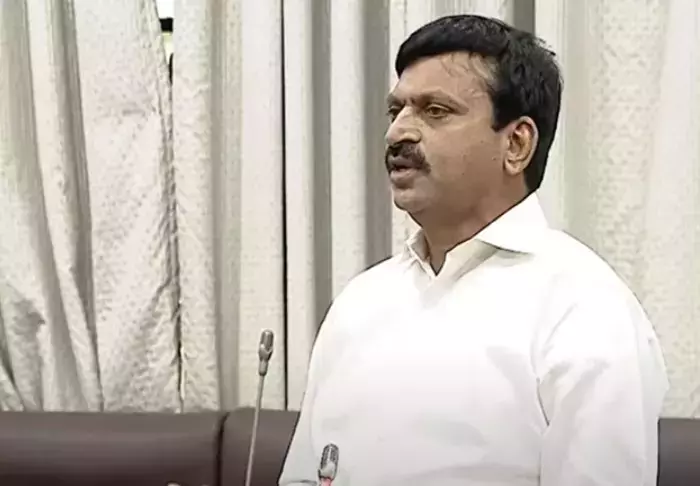 सरकार ORR और RRR के बीच बड़े पैमाने पर किफायती घर बनाएगी पोंगुलेटी सरकार ORR और RRR के बीच बड़े पैमाने पर किफायती घर बनाएगी पोंगुलेटी