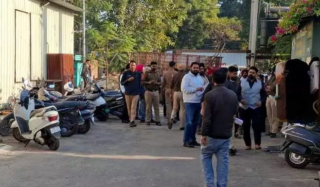 Mohali में विरोध के बीच अतिक्रमण तोड़े गए Mohali में विरोध के बीच अतिक्रमण तोड़े गए