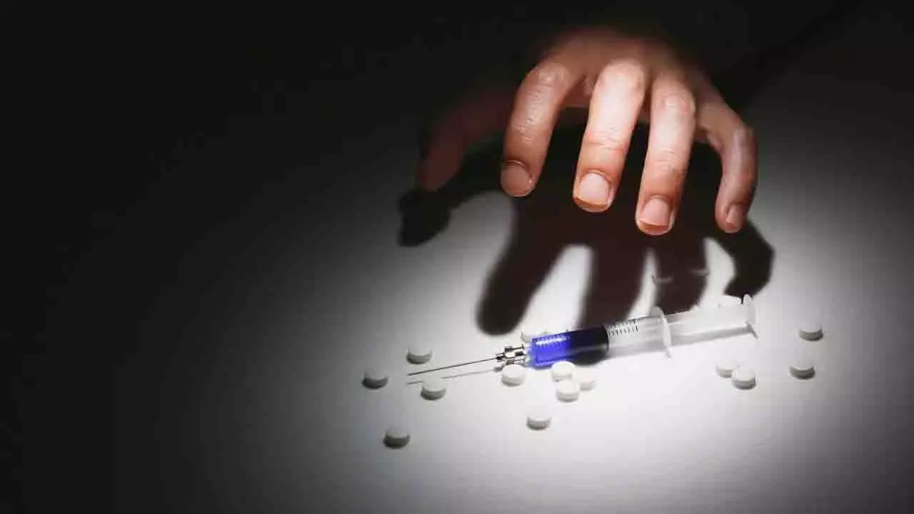 ड्रग्स लेने से मना करने पर छात्र को मिली जान से मारने की धमकी ड्रग्स लेने से मना करने पर छात्र को मिली जान से मारने की धमकी