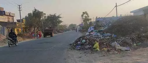 Lauhuka village के लोग खराब नागरिक सुविधाओं के कारण परेशान हैं Lauhuka village के लोग खराब नागरिक सुविधाओं के कारण परेशान हैं