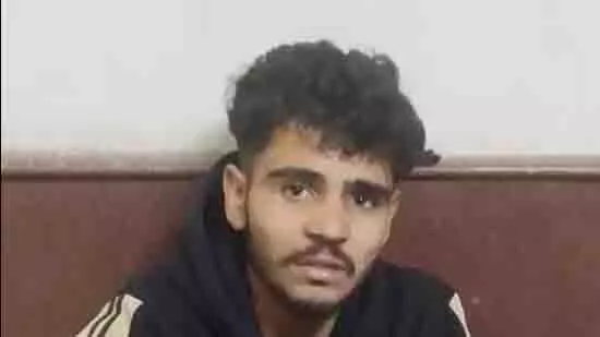 पुलिस कस्टडी से भाग रहा संदिग्ध क्राइम ब्रांच परिसर में कूदा, गिरफ्तार पुलिस कस्टडी से भाग रहा संदिग्ध क्राइम ब्रांच परिसर में कूदा, गिरफ्तार