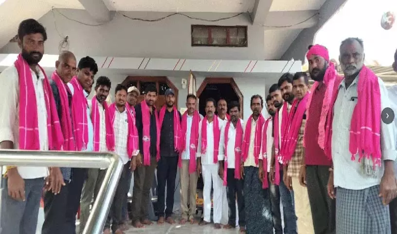 चन्नायापलेम के कांग्रेस नेता BRS में शामिल हुए चन्नायापलेम के कांग्रेस नेता BRS में शामिल हुए