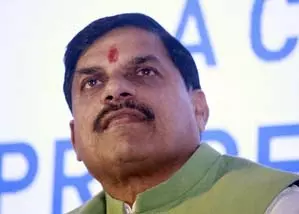 मध्य प्रदेश: सागर में ट्रेनी विमान हादसे में पायलट घायल, सीएम मोहन यादव ने जताया दुख मध्य प्रदेश: सागर में ट्रेनी विमान हादसे में पायलट घायल, सीएम मोहन यादव ने जताया दुख
