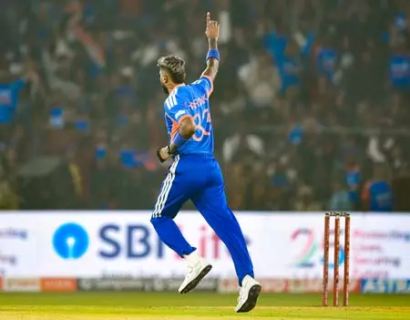 टी20 सीरीज: हार्दिक पंड्या के पास गोल्डन चांस, अनूठे शतक से सिर्फ एक कदम दूर टी20 सीरीज: हार्दिक पंड्या के पास गोल्डन चांस, अनूठे शतक से सिर्फ एक कदम दूर