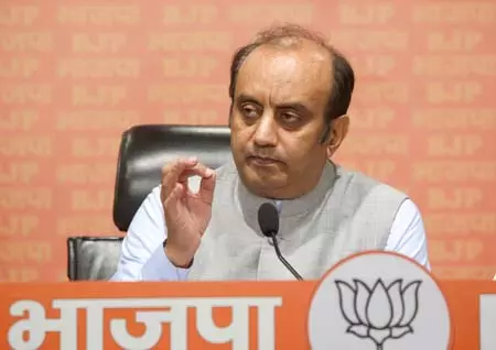 अज्ञात और आधिकारिक विदेश यात्रा में फर्क, सुधांशु त्रिवेदी का राहुल गांधी पर बड़ा हमला अज्ञात और आधिकारिक विदेश यात्रा में फर्क, सुधांशु त्रिवेदी का राहुल गांधी पर बड़ा हमला