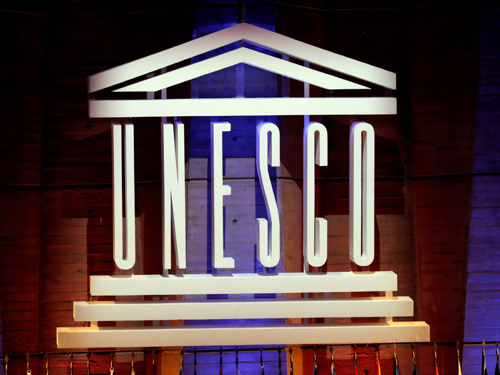 शानदार मान्यता: दीपावली को UNESCO की अमूर्त सांस्कृतिक विरासत सूची में शामिल किया गया शानदार मान्यता: दीपावली को UNESCO की अमूर्त सांस्कृतिक विरासत सूची में शामिल किया गया