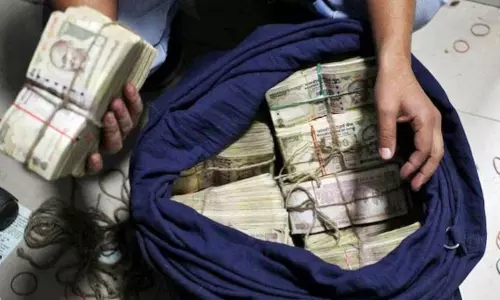3 करोड़ 50 लाख के पुराने नोट बरामद, क्राइम ब्रांच की बड़ी कार्रवाई 3 करोड़ 50 लाख के पुराने नोट बरामद, क्राइम ब्रांच की बड़ी कार्रवाई