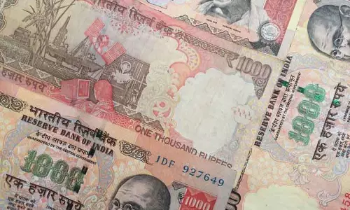 Wazirpur में नोटबंदी की करोड़ों की करेंसी ज़ब्त, कई लोग हिरासत में
