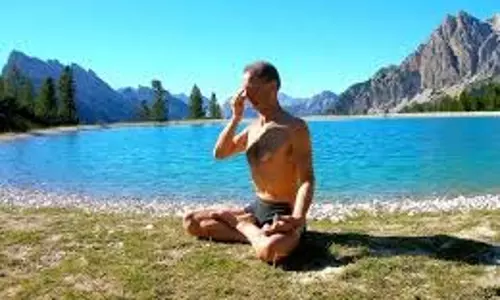 Health: बाबा रामदेव ने बताए सूरज की रोशनी में योग करने के जबरदस्त फायदे Health: बाबा रामदेव ने बताए सूरज की रोशनी में योग करने के जबरदस्त फायदे