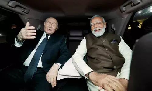 पुतिन-मोदी सेल्फ़ी पर अमेरिकी सांसद ने ट्रंप की भारत नीति की आलोचना की