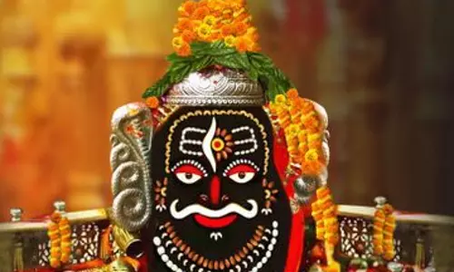 Ujjain: महाकाल मंदिर में ड्रेस कोड के नियम का किया गया ऐलान Ujjain: महाकाल मंदिर में ड्रेस कोड के नियम का किया गया ऐलान