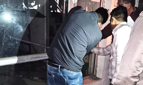 Yamunanagar -जगाधरी में टैक्स बकाया होने पर MC ने 3 दुकानें और एक पेट्रोल पंप सील किया