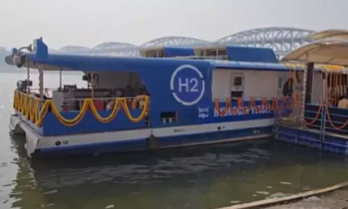 Kashi को मिली देश की पहली हाइड्रोजन-चालित वाटर टैक्सी Kashi को मिली देश की पहली हाइड्रोजन-चालित वाटर टैक्सी