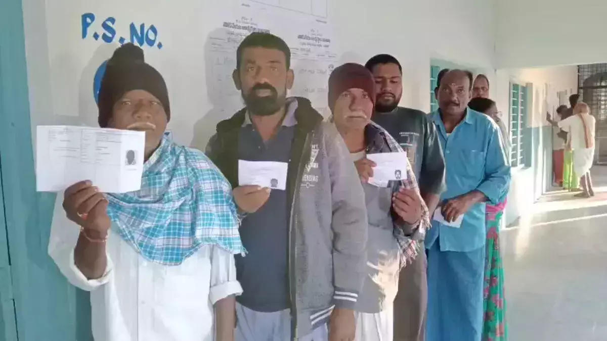 Telangana पंचायत चुनाव पहले चरण की वोटिंग खत्म, गिनती दोपहर 2 बजे होगी Telangana पंचायत चुनाव पहले चरण की वोटिंग खत्म, गिनती दोपहर 2 बजे होगी