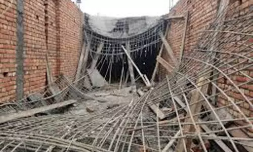 Kaithal: लेंटर गिरने से मजदूरों को लगी चोट, 1 की हालत नाजुक Kaithal: लेंटर गिरने से मजदूरों को लगी चोट, 1 की हालत नाजुक