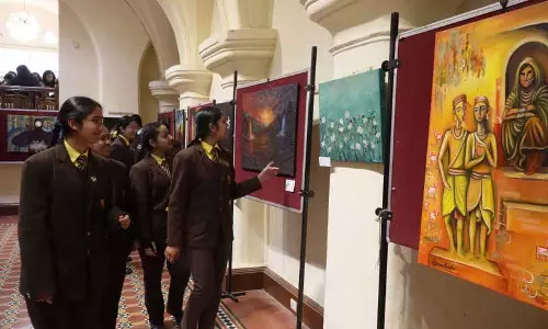Himachal: गेटी थिएटर में ऑकलैंड हाउस स्कूल के छात्रों की कलाकृतियां प्रदर्शित की गईं Himachal: गेटी थिएटर में ऑकलैंड हाउस स्कूल के छात्रों की कलाकृतियां प्रदर्शित की गईं