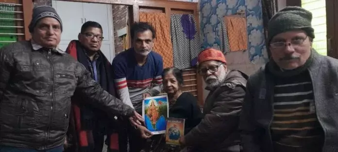 Farrukhabad: आरएसएस घर-घर जाकर लोगों तक पहुंचा रहा संदेश