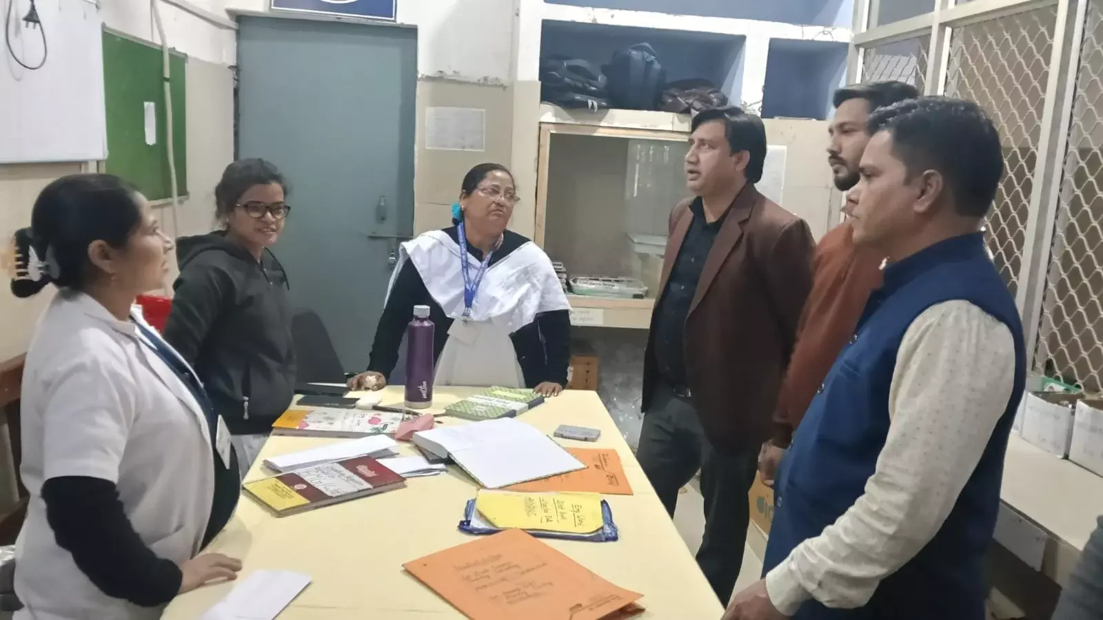 Farrukhabad: लोहिया अस्पताल में कायाकल्प टीम का निरीक्षण, सुधारों पर मिली तारीफ Farrukhabad: लोहिया अस्पताल में कायाकल्प टीम का निरीक्षण, सुधारों पर मिली तारीफ