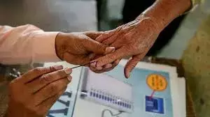 Telangana : तेलंगाना नगर निकाय चुनाव उम्मीदवार प्रवासी मतदाताओं को लुभा रहे