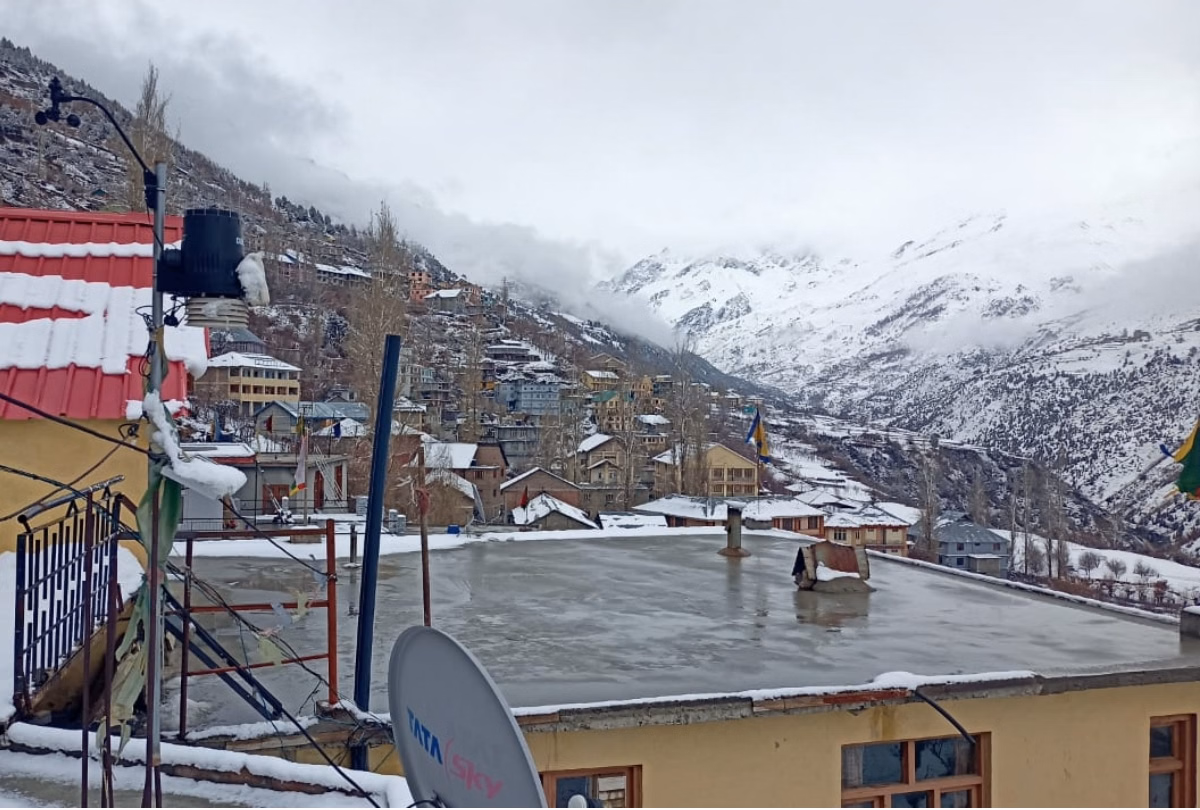 Shimla: लाहौल स्पीति के जलस्त्रोत जम गए, हिमाचल में ठंड का प्रकोप Shimla: लाहौल स्पीति के जलस्त्रोत जम गए, हिमाचल में ठंड का प्रकोप