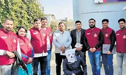 Delhi पुलिस ने ट्रैफिक कर्मियों को निशाना बनाने वाले जबरन वसूली रैकेट का भंडाफोड़ कर 5 गिरफ्तार किए