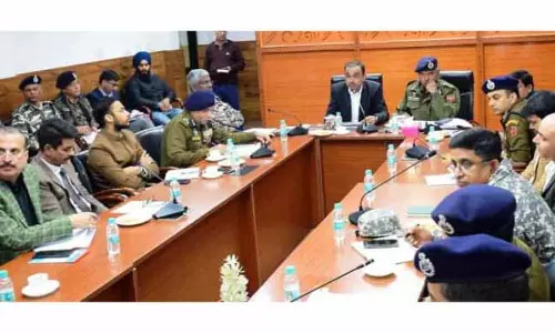 डिवीजनल कमिश्नर, IGP ने गणतंत्र दिवस की तैयारियों की समीक्षा की डिवीजनल कमिश्नर, IGP ने गणतंत्र दिवस की तैयारियों की समीक्षा की