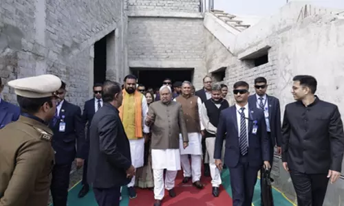 Nitish Kumar ने पूर्वी चंपारण में बन रहे बौद्ध परिसर का निरीक्षण किया Nitish Kumar ने पूर्वी चंपारण में बन रहे बौद्ध परिसर का निरीक्षण किया