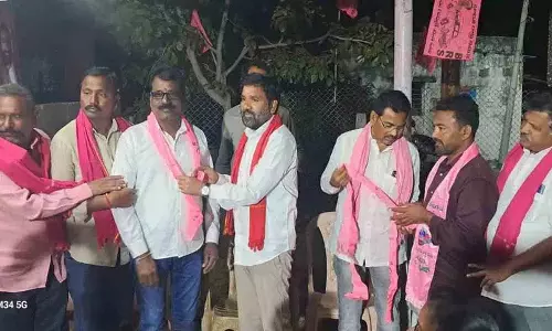 KCR सरकार को फिर से सत्ता में आना चाहिए: पूर्व विधायक दुर्गम चिन्नैया
