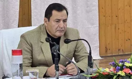 जावेद डार ने SKUAST-K में छात्रों के ग्रामीण एक्सपोजर कार्यक्रम का उद्घाटन किया जावेद डार ने SKUAST-K में छात्रों के ग्रामीण एक्सपोजर कार्यक्रम का उद्घाटन किया
