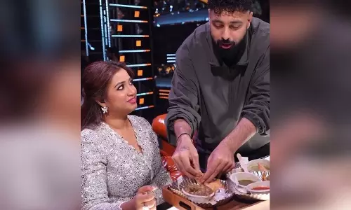 Shreya और बादशाह का मज़ेदार पल, इंडियन आइडल 16 पर हुआ समोसा बैटल Shreya और बादशाह का मज़ेदार पल, इंडियन आइडल 16 पर हुआ समोसा बैटल