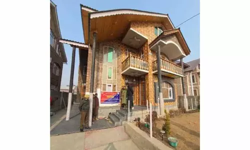 SRINAGAR: पुलिस ने ड्रग पेडलर का घर जब्त कर लिया