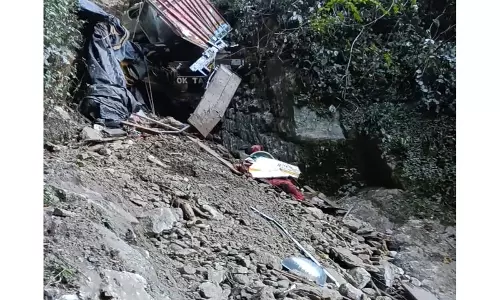 Assam के 21 निर्माण श्रमिकों के मारे जाने की आशंका, मिनीट्रक गहरी खाई में गिरा