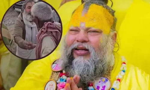 Premanand Maharaj  के लिए मधुकरी लाए बुजुर्ग भक्त का वीडियो वायरल