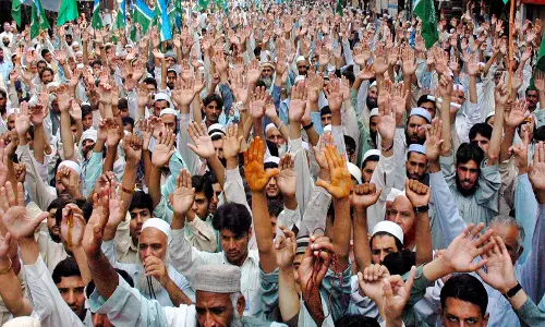 Pakistan में जनसंख्या वृद्धि से राष्ट्रीय तनाव बढ़ा Pakistan में जनसंख्या वृद्धि से राष्ट्रीय तनाव बढ़ा