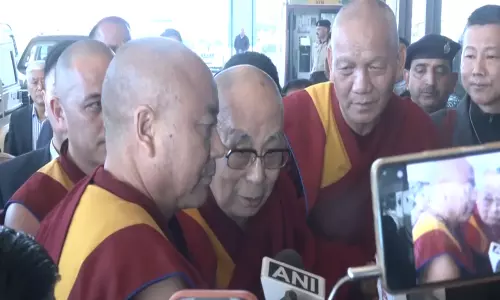 दलाई लामा ने भारत में करुणा की सराहना की