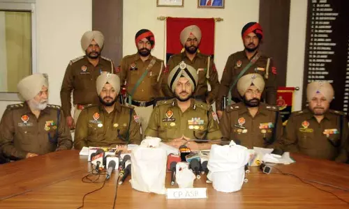 Amritsar police ने सीमा पार मॉड्यूल का भंडाफोड़ किया, 5 किलो नशीला पदार्थ जब्त किया