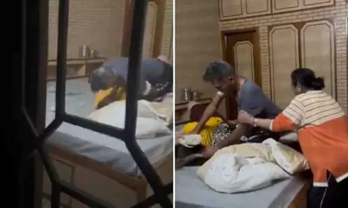 Lucknow में महिला पर अत्याचार, 14 साल की बेटी ने सबूत के तौर पर बनाया वीडियो Lucknow में महिला पर अत्याचार, 14 साल की बेटी ने सबूत के तौर पर बनाया वीडियो