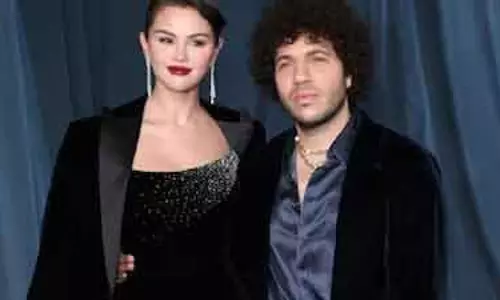 Selena Gomez ने पति बेनी ब्लैंको संग शादीशुदा जिंदगी की झलक दिखाई Selena Gomez ने पति बेनी ब्लैंको संग शादीशुदा जिंदगी की झलक दिखाई