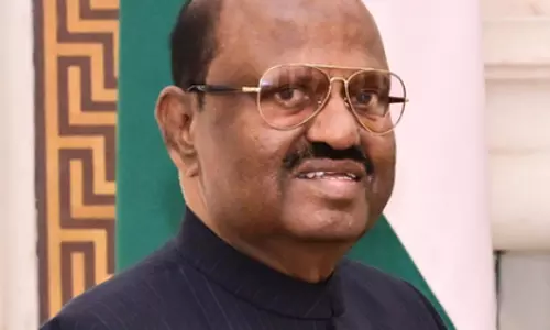 SIR अभ्यास के तहत आनंदा बोस ने रजिस्टर कराया अपना नाम SIR अभ्यास के तहत आनंदा बोस ने रजिस्टर कराया अपना नाम