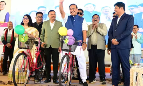 Assam के मुख्यमंत्री ने स्कूली छात्रों के लिए साइकिल वितरण पहल शुरू की Assam के मुख्यमंत्री ने स्कूली छात्रों के लिए साइकिल वितरण पहल शुरू की