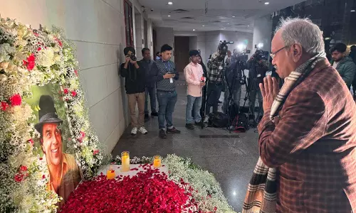 लोकसभा सांसद बृजमोहन अग्रवाल ने धर्मेंद्र को श्रद्धांजलि अर्पित कर दी लोकसभा सांसद बृजमोहन अग्रवाल ने धर्मेंद्र को श्रद्धांजलि अर्पित कर दी