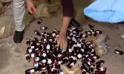Odisha में कफ सिरप रैकेट का भंडाफोड़, 181 लोग गिरफ्तार Odisha में कफ सिरप रैकेट का भंडाफोड़, 181 लोग गिरफ्तार