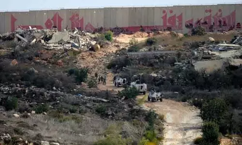 Israeli सेना ने लेबनान में UN शांति सैनिकों पर की गोलीबारी
