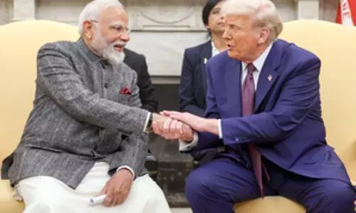 पीएम मोदी-अमेरिकी राष्ट्रपति ट्रंप के बीच फोन पर बातचीत, इन मुद्दों पर हुई चर्चा पीएम मोदी-अमेरिकी राष्ट्रपति ट्रंप के बीच फोन पर बातचीत, इन मुद्दों पर हुई चर्चा