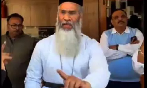 Udaipur स्कूल में धार्मिक प्रतीकों पर रोक और टीचर टर्मिनेशन को लेकर विवाद भड़क उठा Udaipur स्कूल में धार्मिक प्रतीकों पर रोक और टीचर टर्मिनेशन को लेकर विवाद भड़क उठा